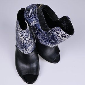 Calvin Klein Women's SZ 6.5 Sarine Blue Snakeskin Peep Toe Booties 4" Heel